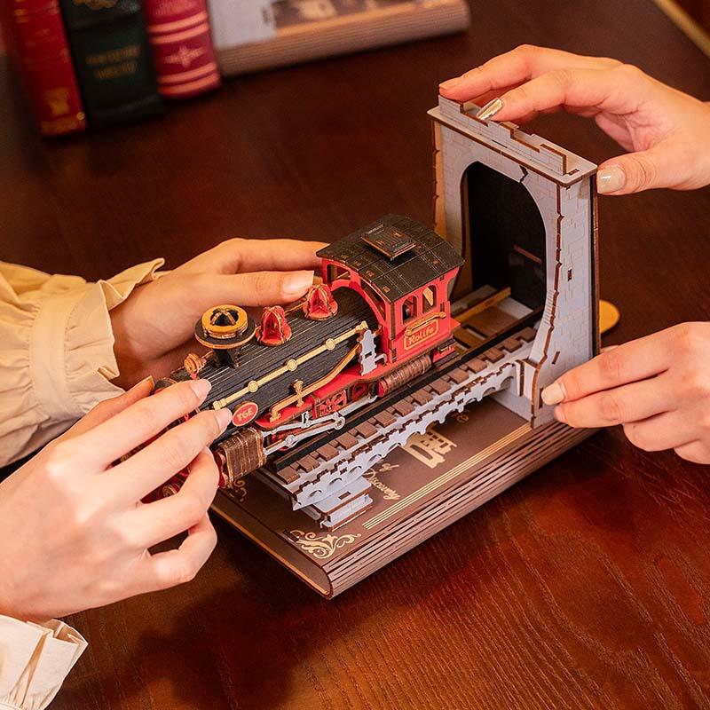 Diyion™ | Vintage Railway train Bookends - Diyion