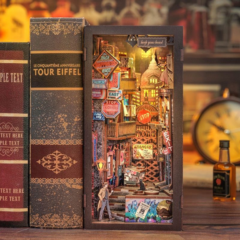 The Long Goodbye DIY Book Nook Kit - DIYION