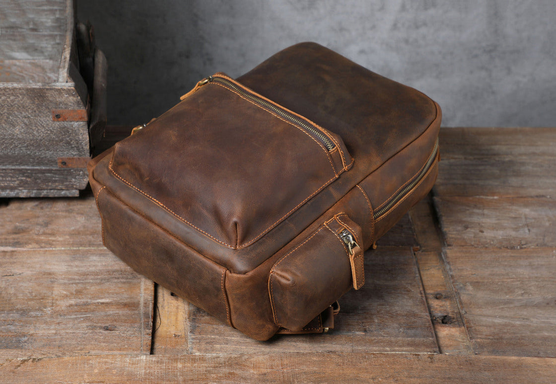 Lederrucksack mit Laptopfach 20 L – Aya — 26