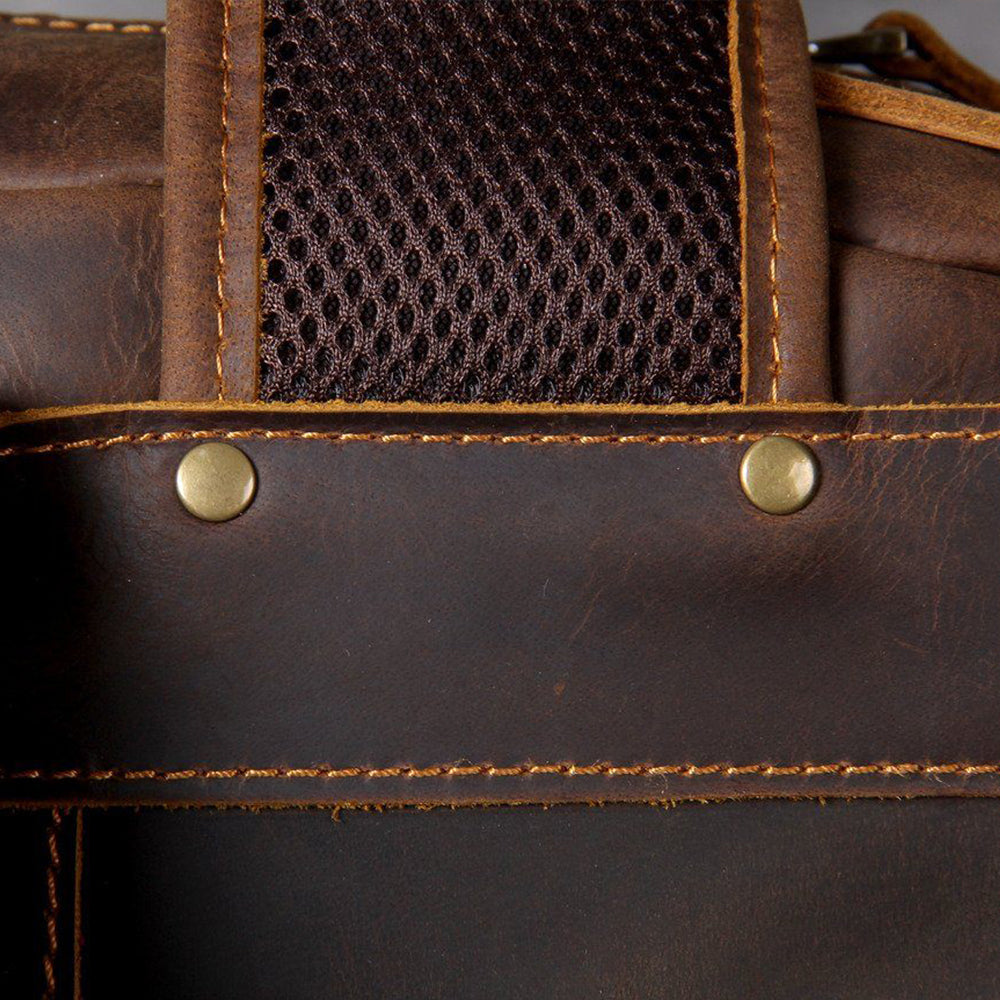 Lederrucksack mit Laptopfach 15 L – Carea — 18