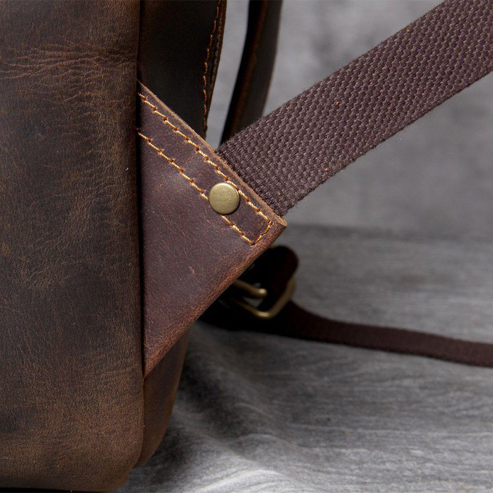 Lederrucksack mit Laptopfach 15 L – Carea — 24