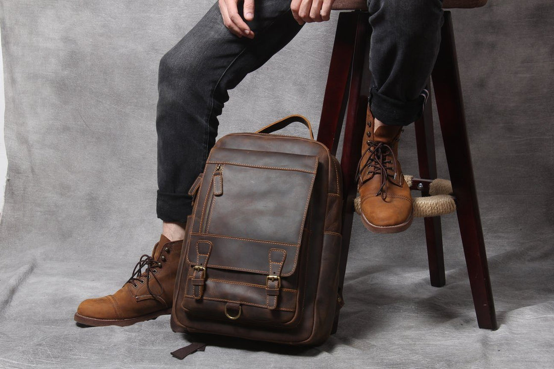 Lederrucksack mit Laptopfach 15 L – Carea — 45