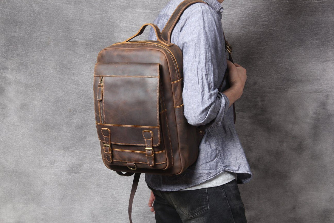 Lederrucksack mit Laptopfach 15 L – Carea — 65