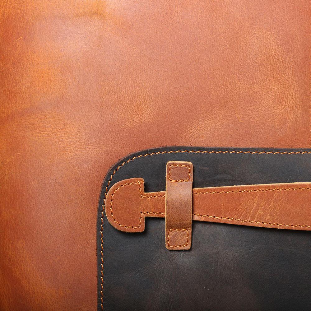 Laptophülle aus Leder – Kaora — 44