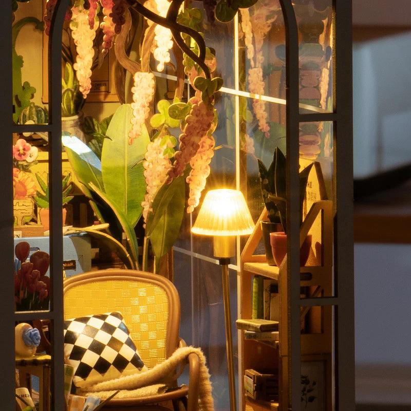 Diyion™ | Holiday Garden House DIY Book Nook - Diyion