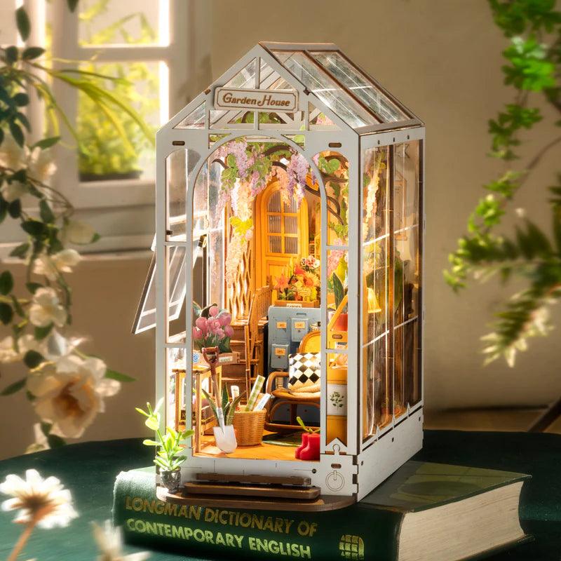 Diyion™ | Holiday Garden House DIY Book Nook - Diyion
