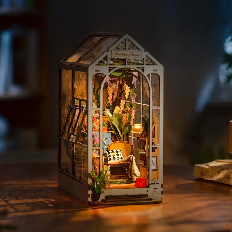 Diyion™ | Holiday Garden House DIY Book Nook - Diyion