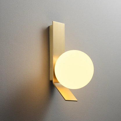 GildedLume – Wall Light with Golden Glass Sphere