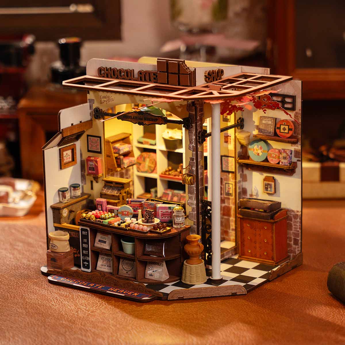 Diyion | Henry's Chocolate DIY Miniature House