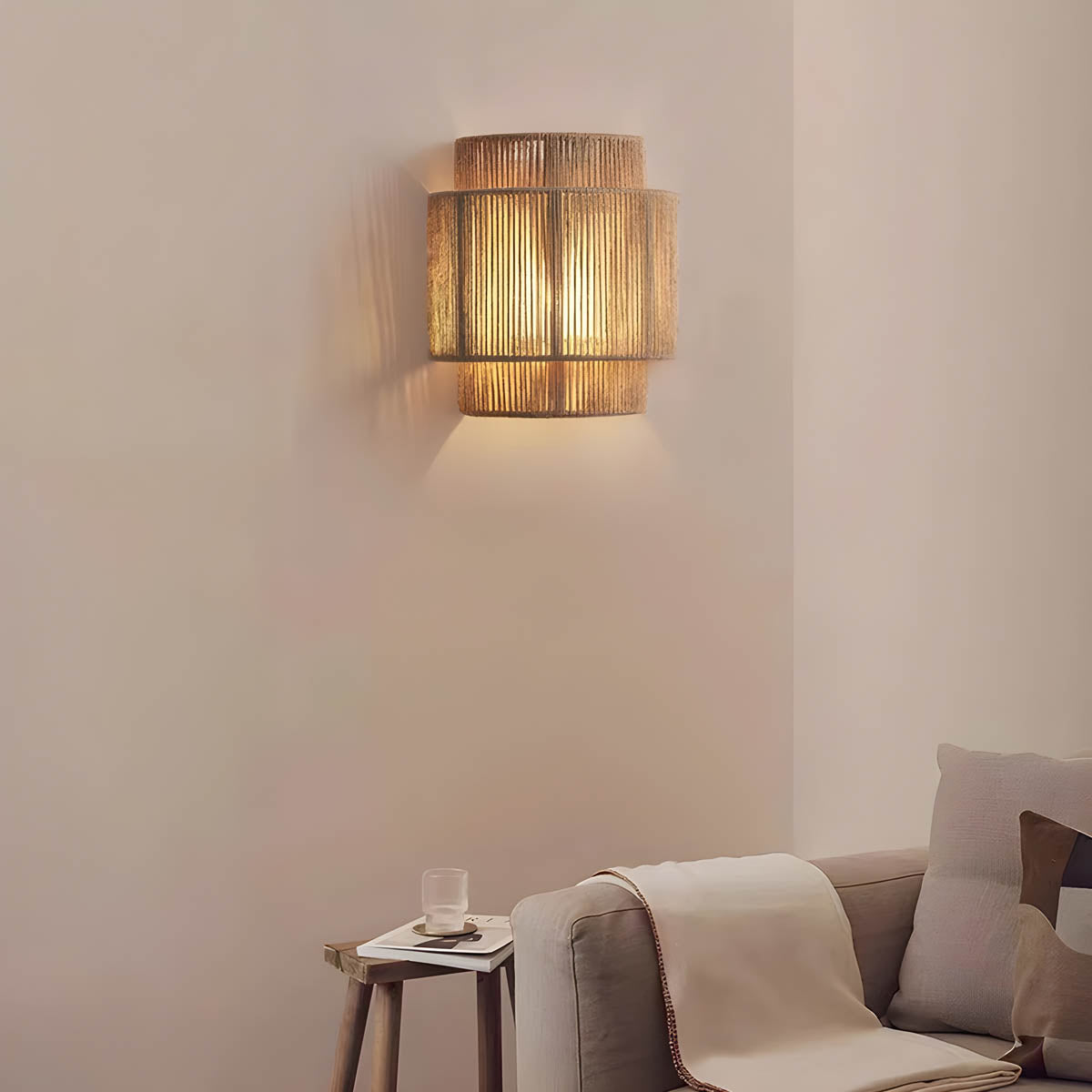 HikariGlow – Modern Wall Lamp