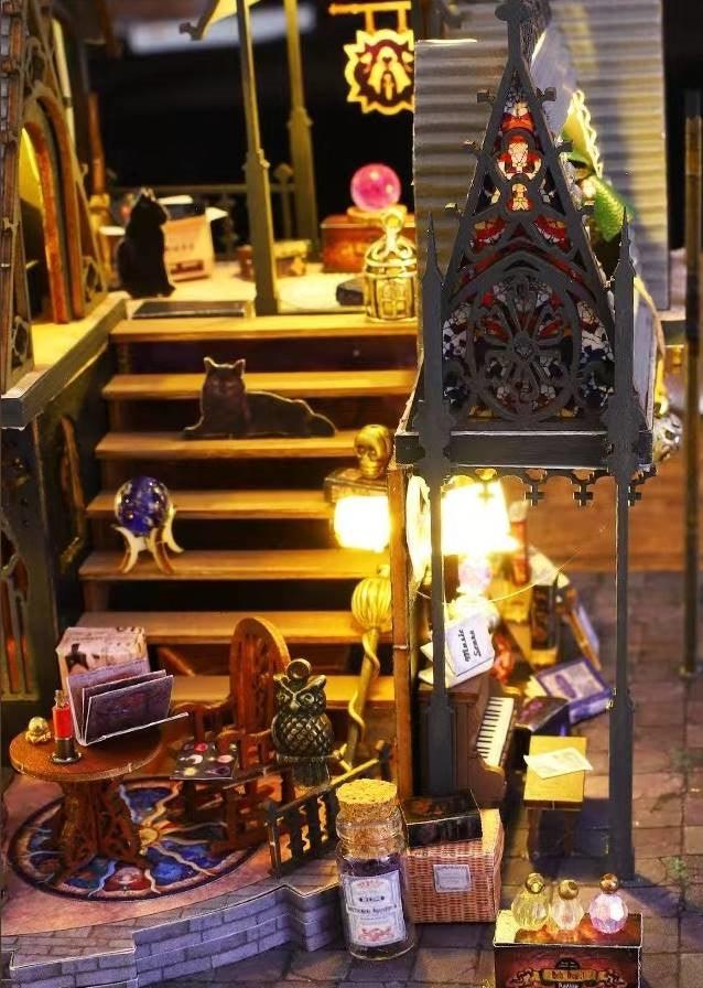 Luna Magic House DIY Miniature House Kit