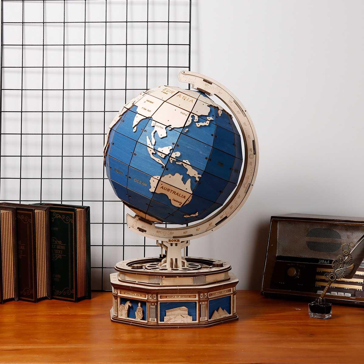 Diyion™ | Explorer's Collection - Wooden Globe & Monocular Telescope Set - Diyion