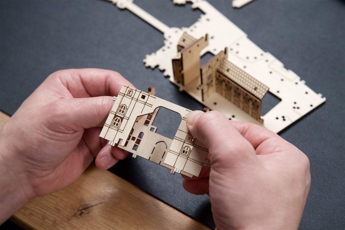 Diyion™ | Hogwarts Magical Castle 3D Wooden Puzzle Kit - Diyion