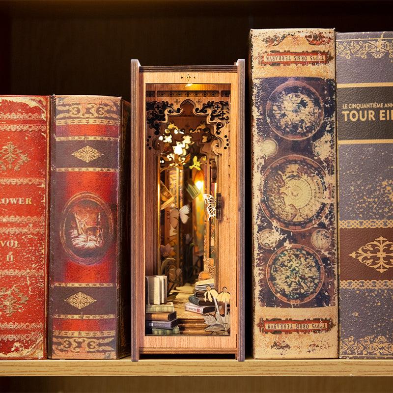 Diyion™ | DIY Booknook Kit (Butterfly of the Unknow Lands) - Diyion