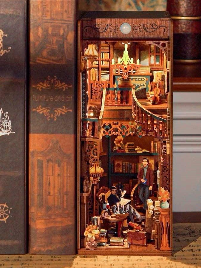 Sherlock Holmes Detective Agency DIY Book Nook Kit - DIYION